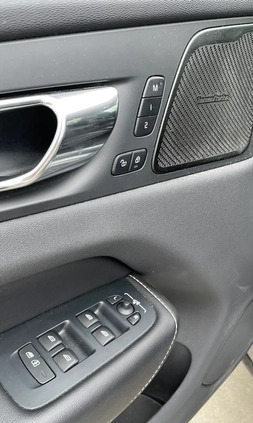 Volvo XC 60 cena 144900 przebieg: 60000, rok produkcji 2019 z Zabłudów małe 781